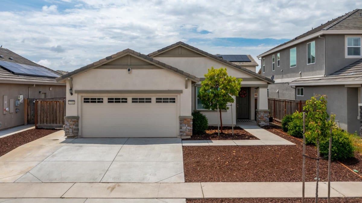 9584 Del Seis Drive - Photo 2