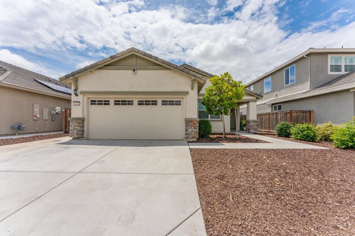 9584 Del Seis Drive - Photo 3