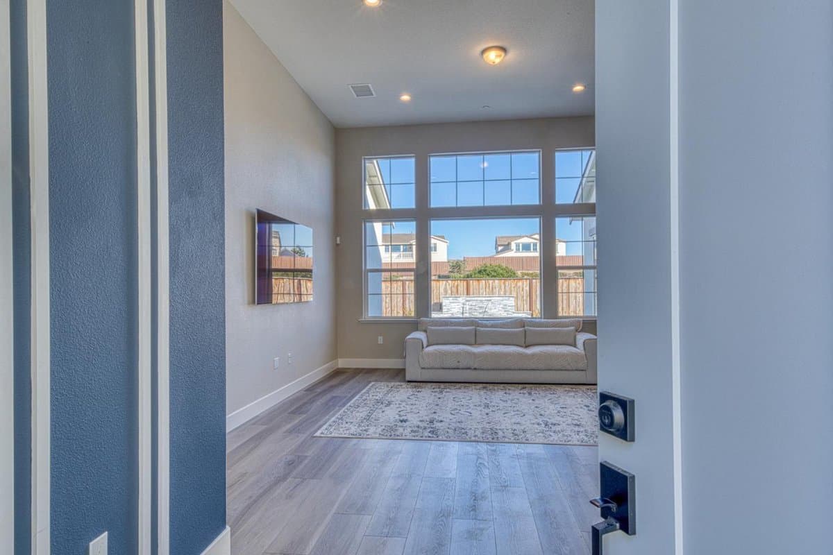 3036 Arroyo Drive - Photo 3