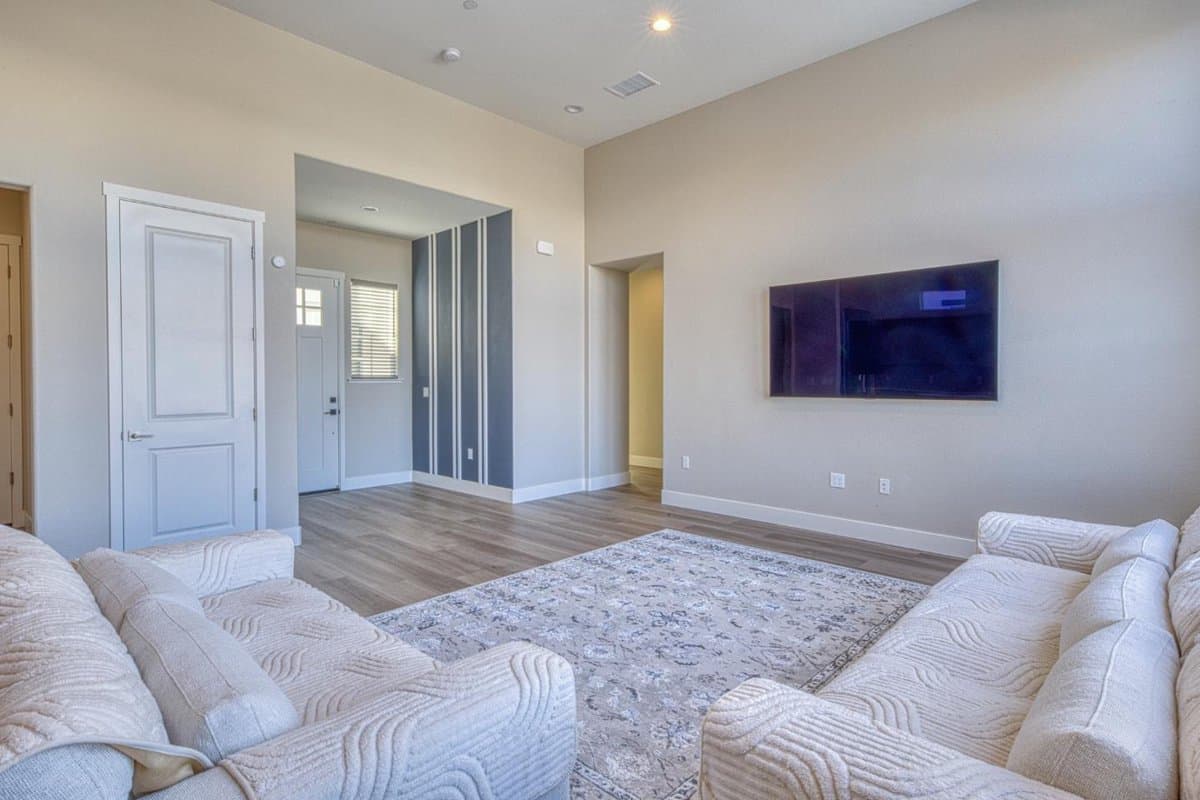3036 Arroyo Drive - Photo 4
