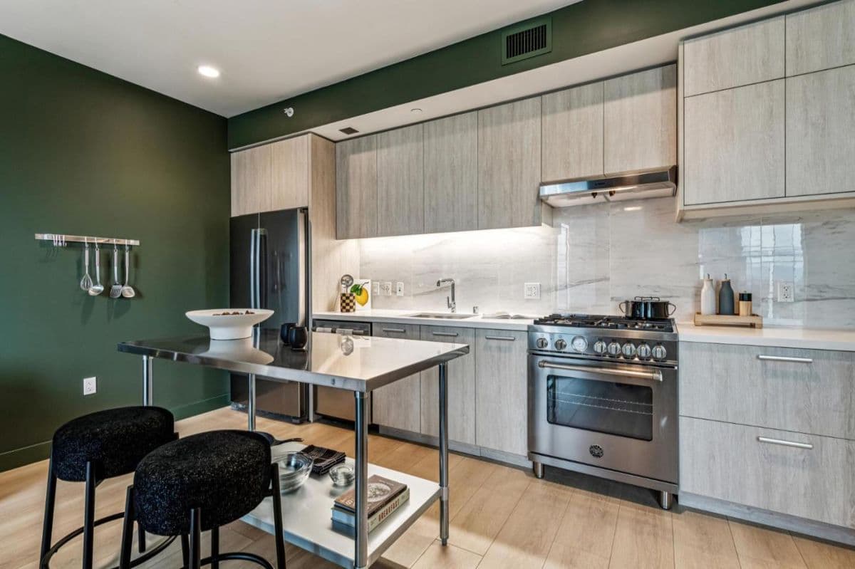 188 West Saint James Street #11010 - Photo 3
