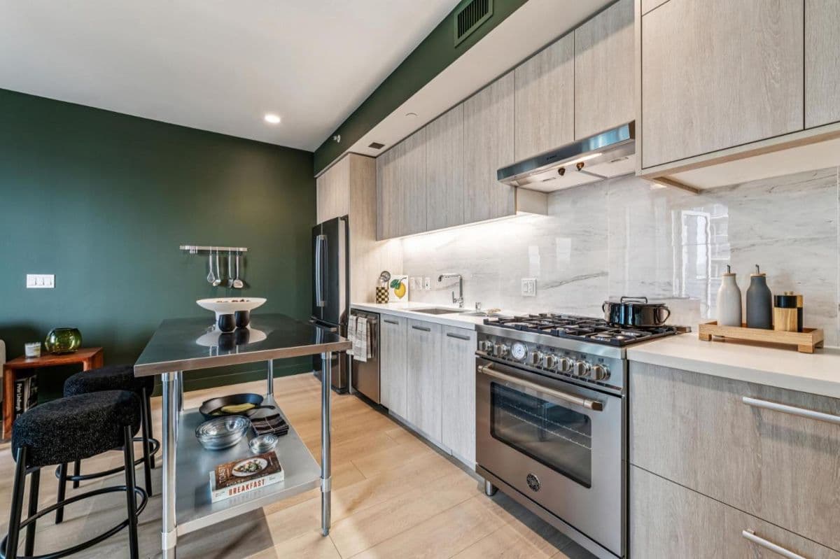 188 West Saint James Street #11010 - Photo 4
