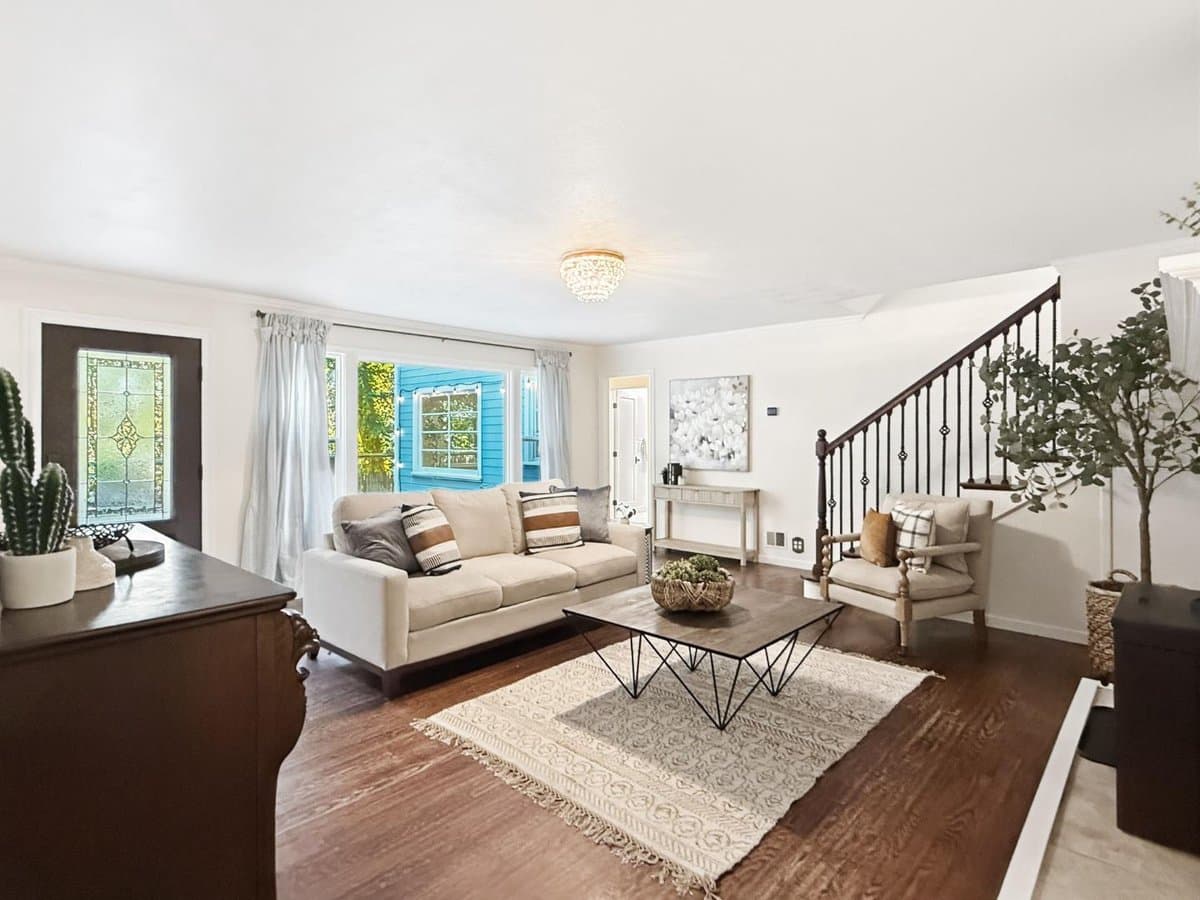 625 Nottingham Way - Photo 2