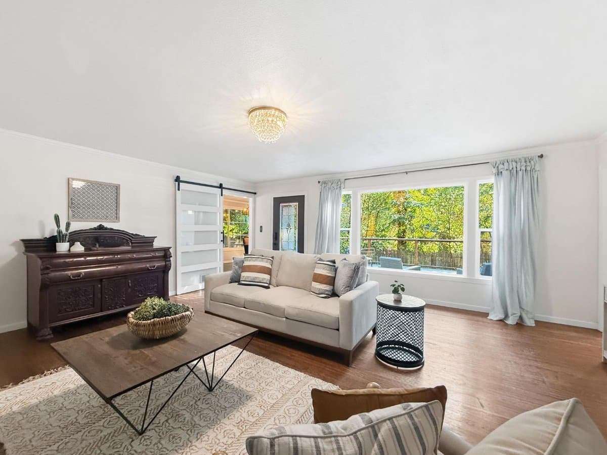 625 Nottingham Way - Photo 3