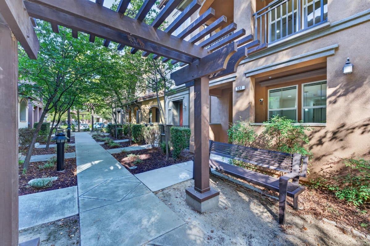 527 Bellezza Place - Photo 4