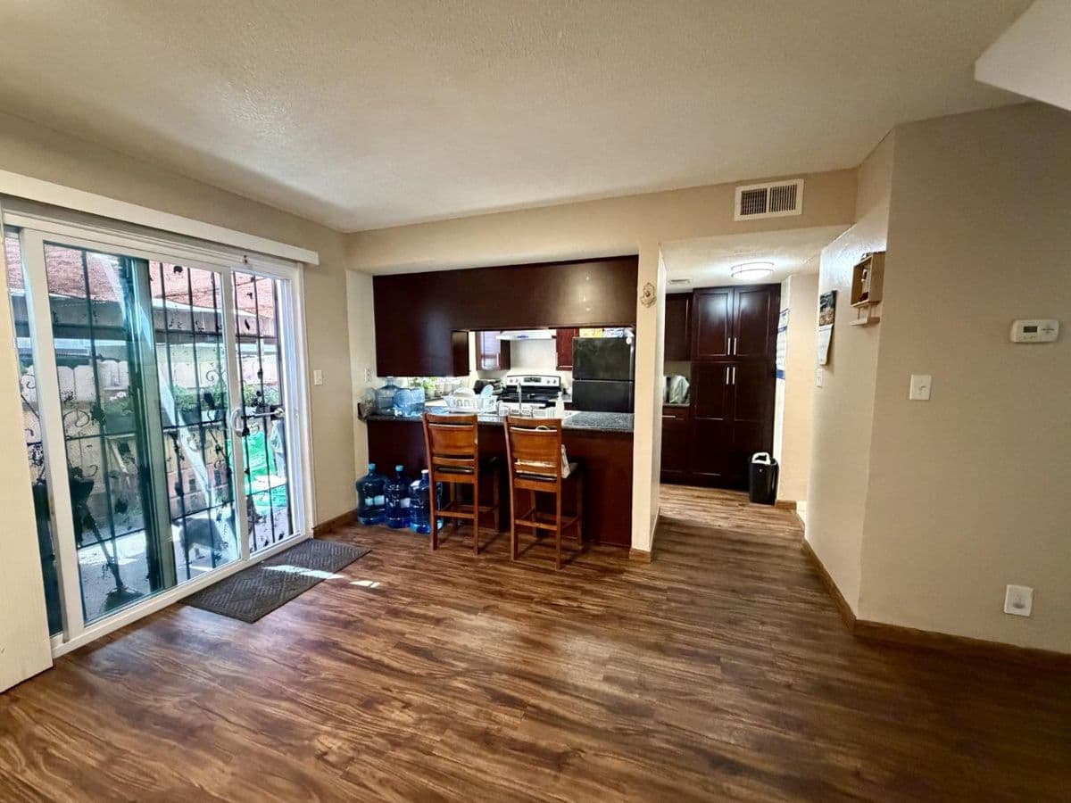 542 Salem Way - Photo 5