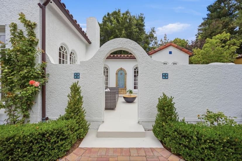 1535 Cowper Street - Photo 1 of 8