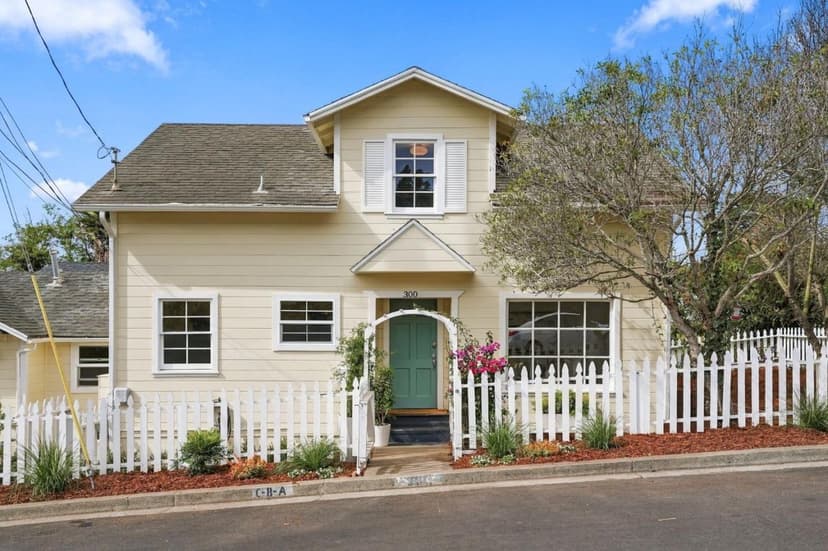 300 Fremont Avenue - Photo 1 of 8
