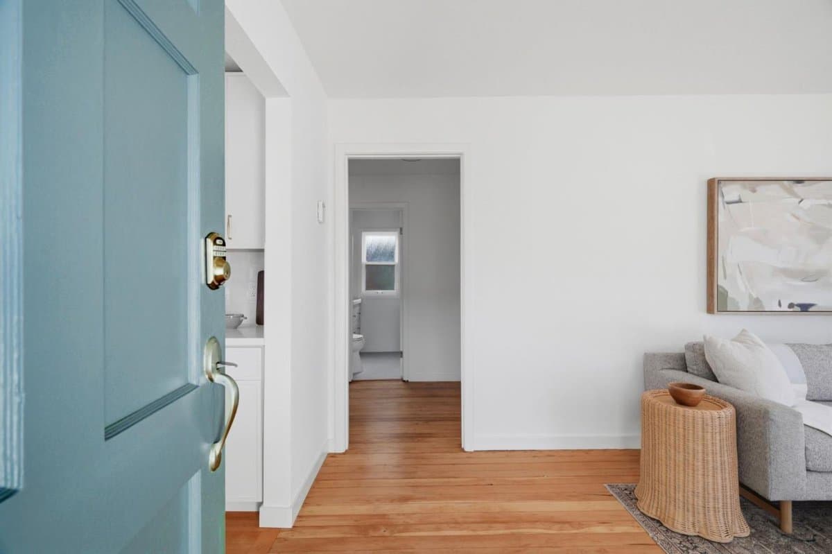 300 Fremont Avenue - Photo 3