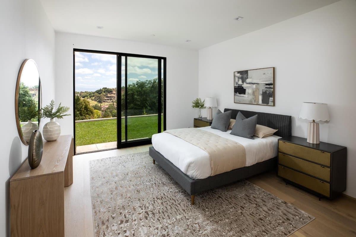 28008 Laura Court - Photo 4