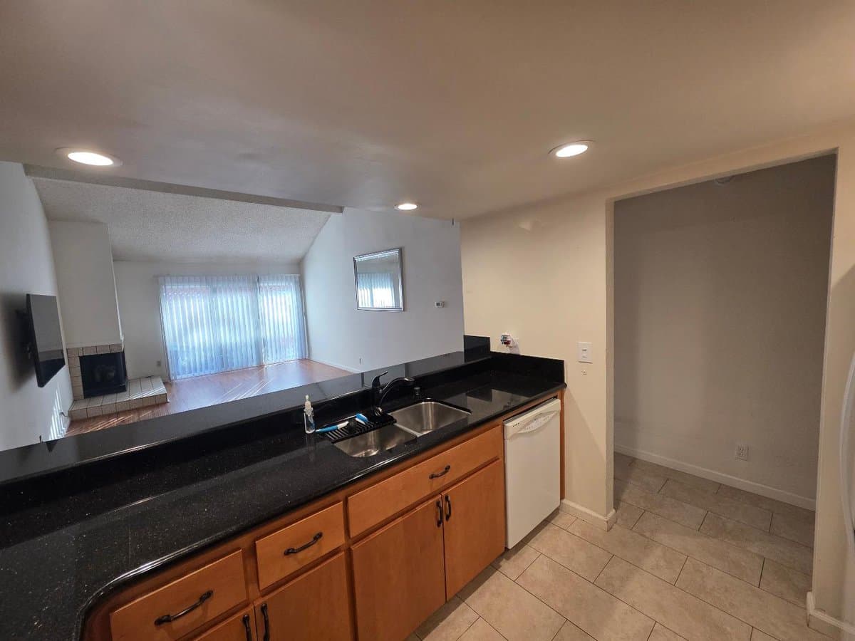 648 West Sunnyoaks Avenue - Photo 4