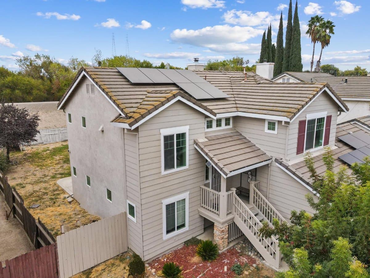1627 Decarli Street - Photo 2