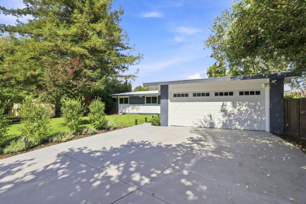 795 East Charleston Road - Photo 4