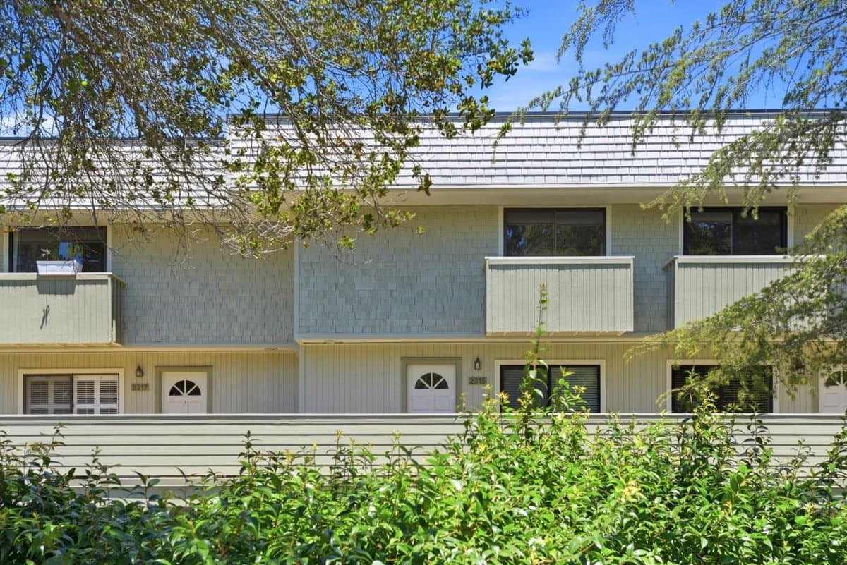 2315 Sharon Road - Photo 2