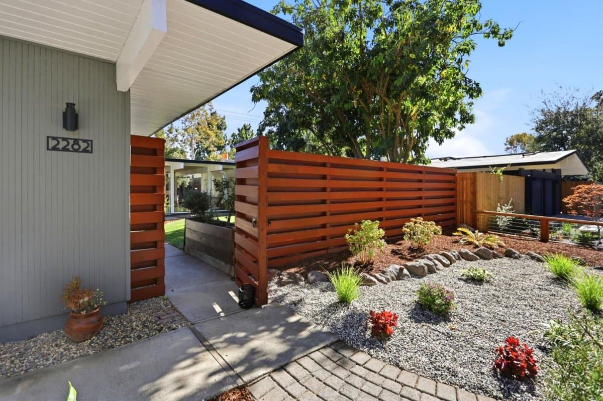 2282 Fairglen - Photo 2