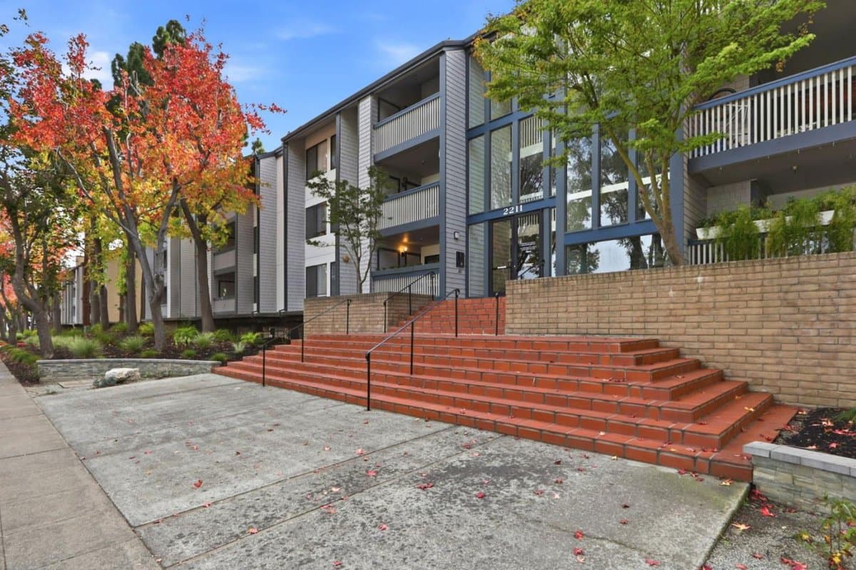 2211 Latham Street #108 - Photo 2
