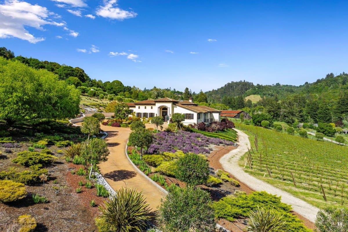 220 Falcon Hill - Photo 4