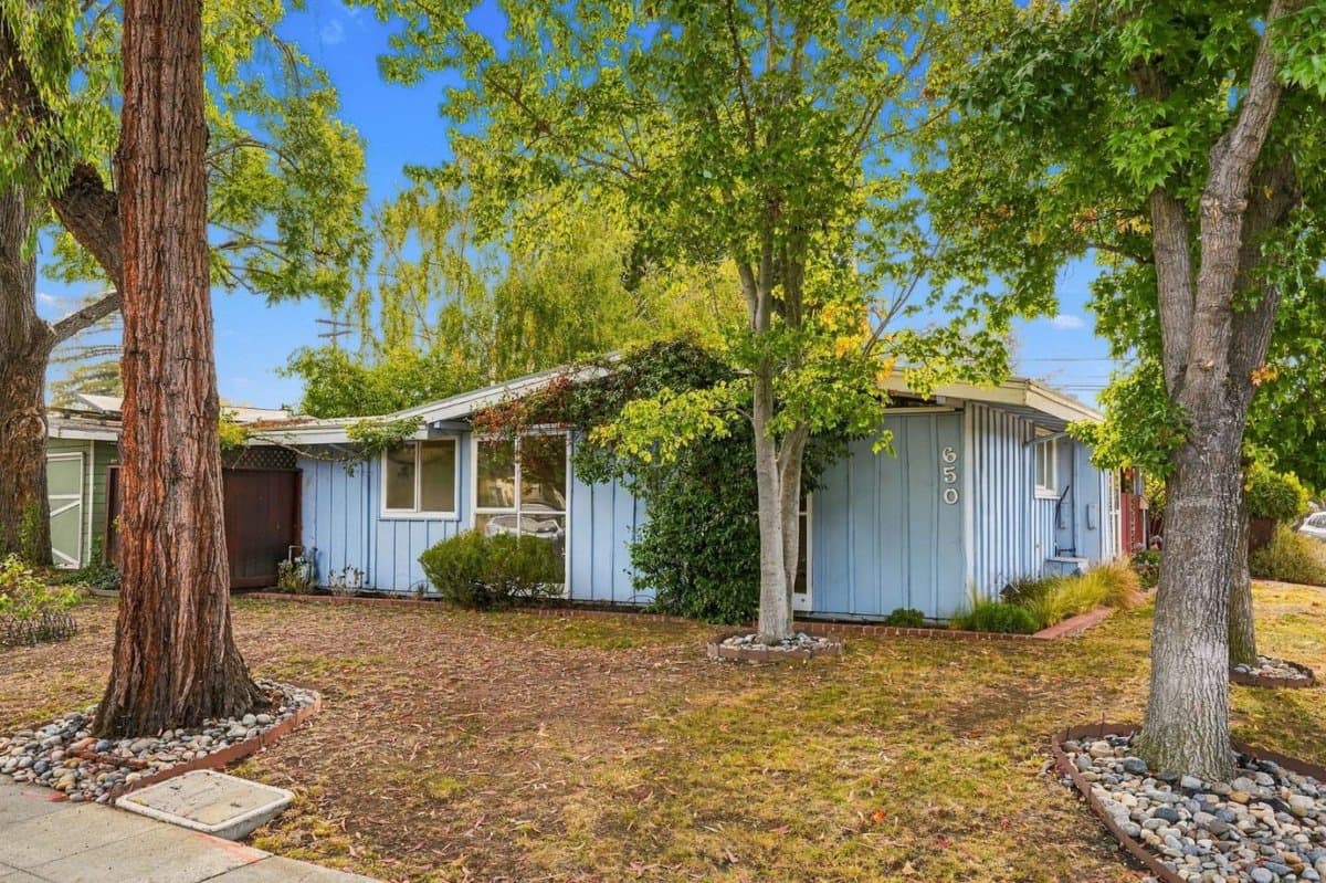 650 Ashton Avenue - Photo 1