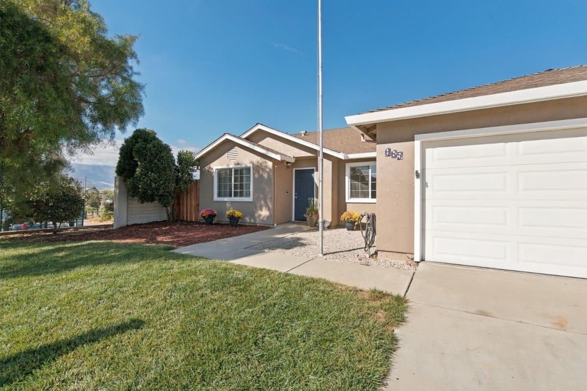985 Vista De Soledad - Photo 4