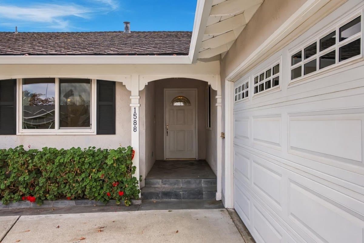 1588 Chambers Drive - Photo 3