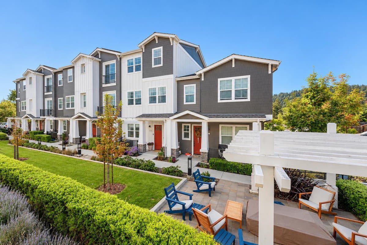 201 Cove Lane - Photo 3