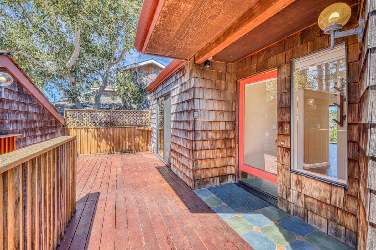 664 Terry Street - Photo 2