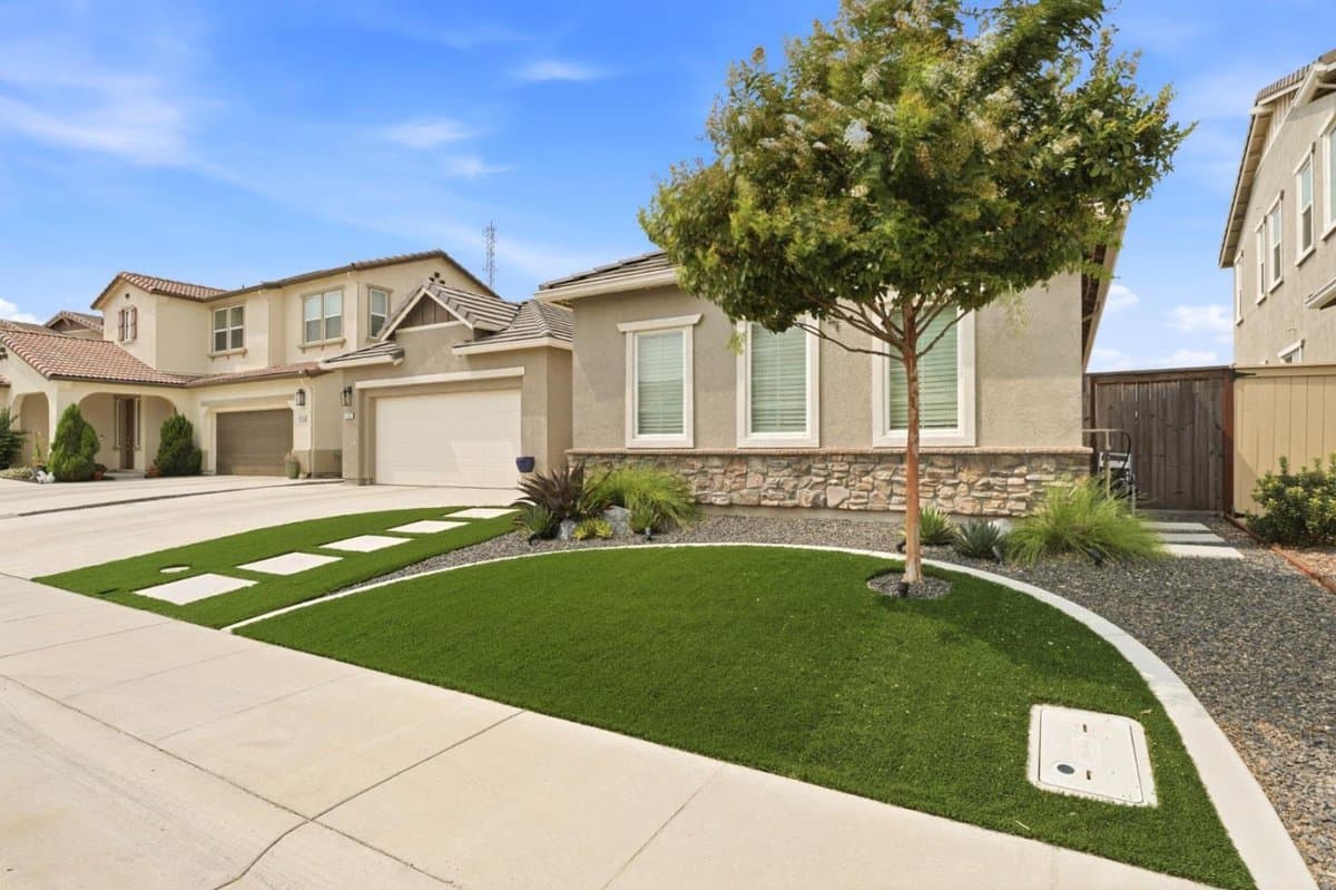 2032 Challenger Way - Photo 3