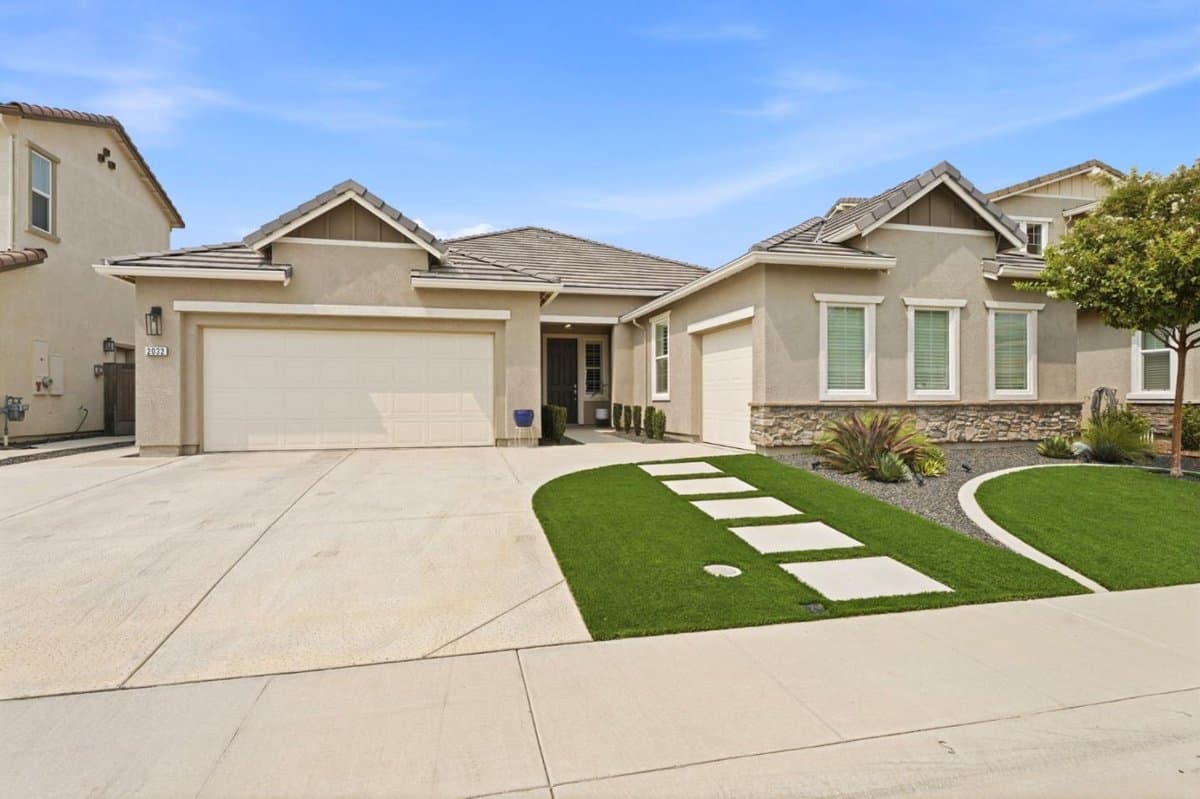 2032 Challenger Way - Photo 4