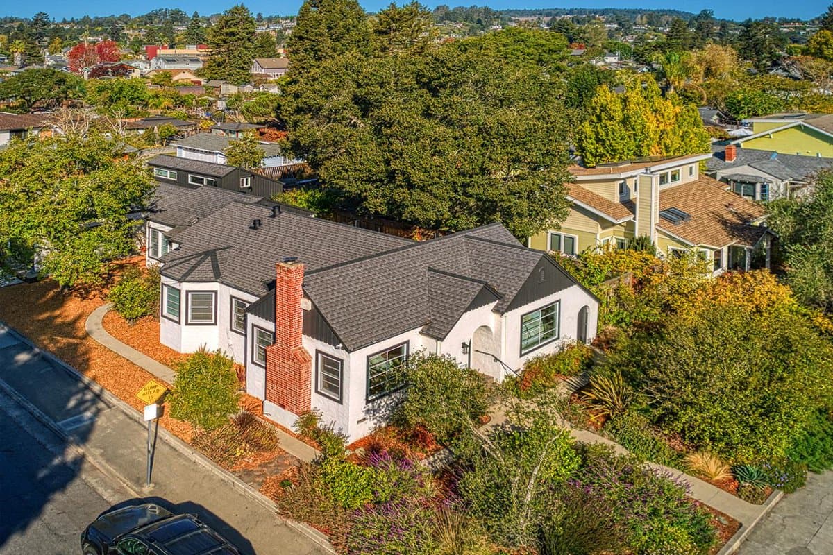 301 California Street - Photo 1