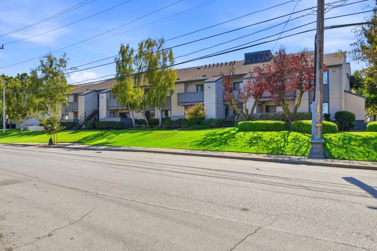 853 Woodside Way #136 - Photo 2