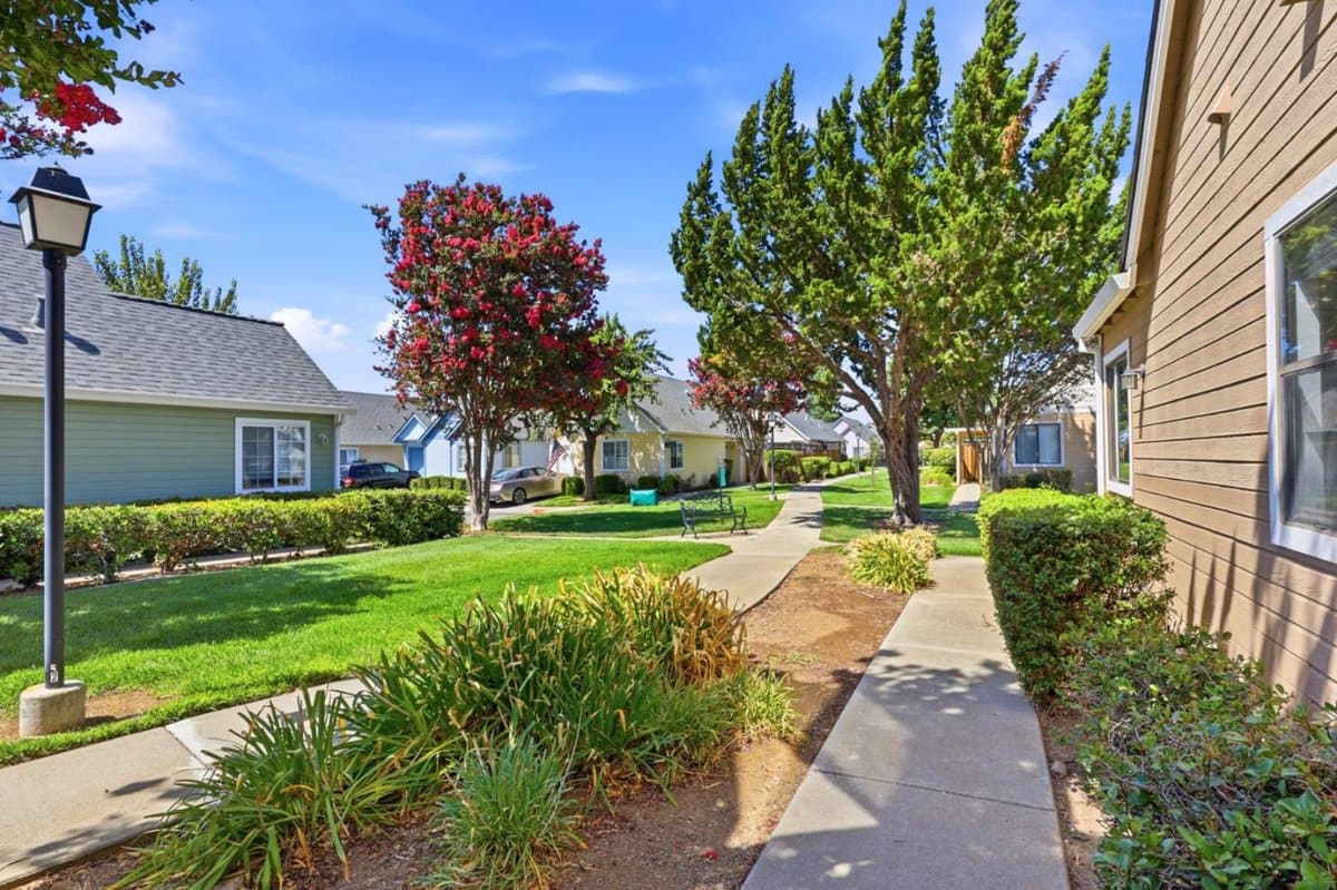 744 Anne Lane - Photo 5