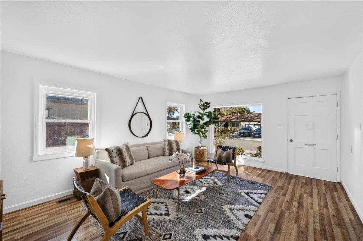 884 Beechwood Avenue - Photo 4