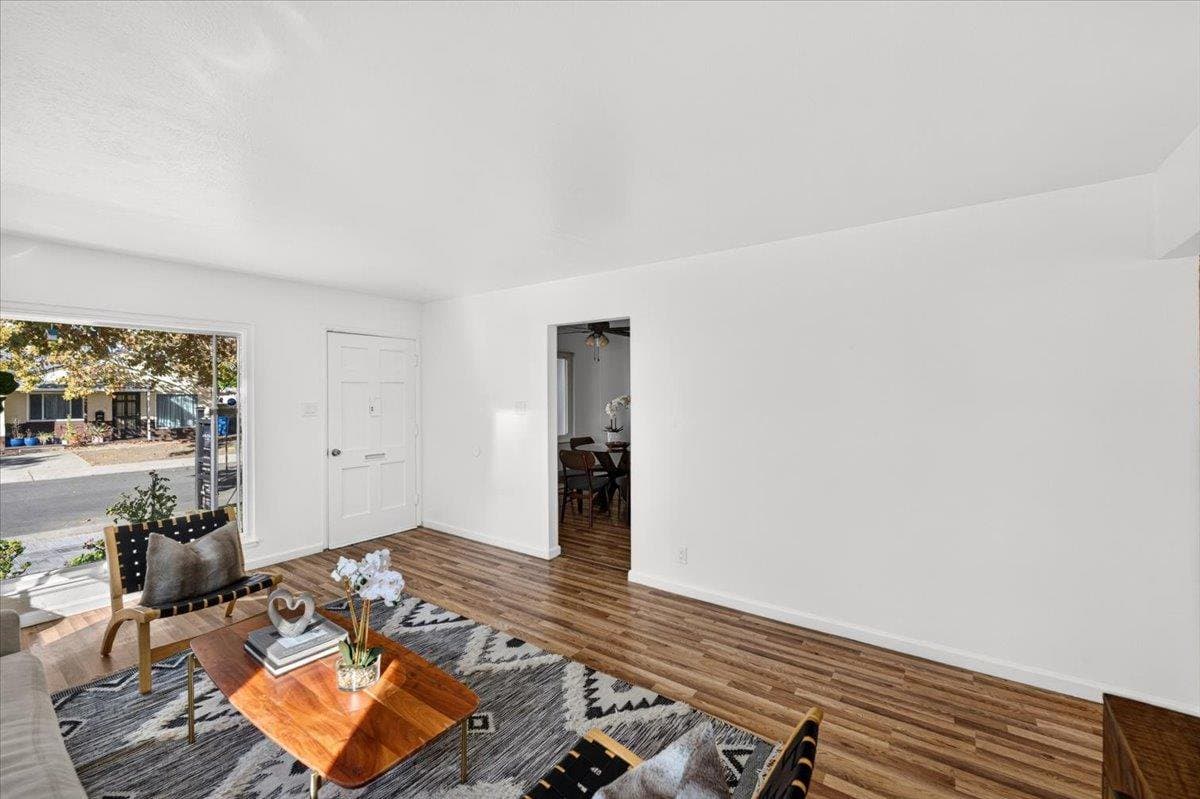 884 Beechwood Avenue - Photo 5