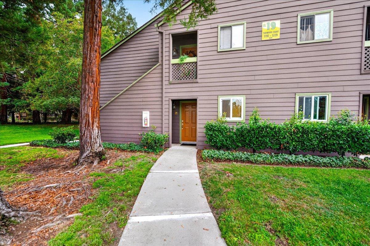 1227 Yarwood Court - Photo 3