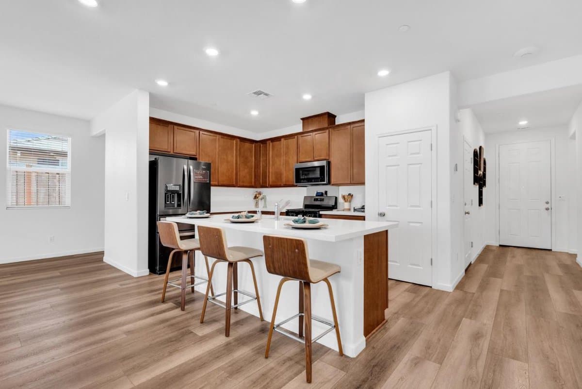 673 Dorset Drive - Photo 1