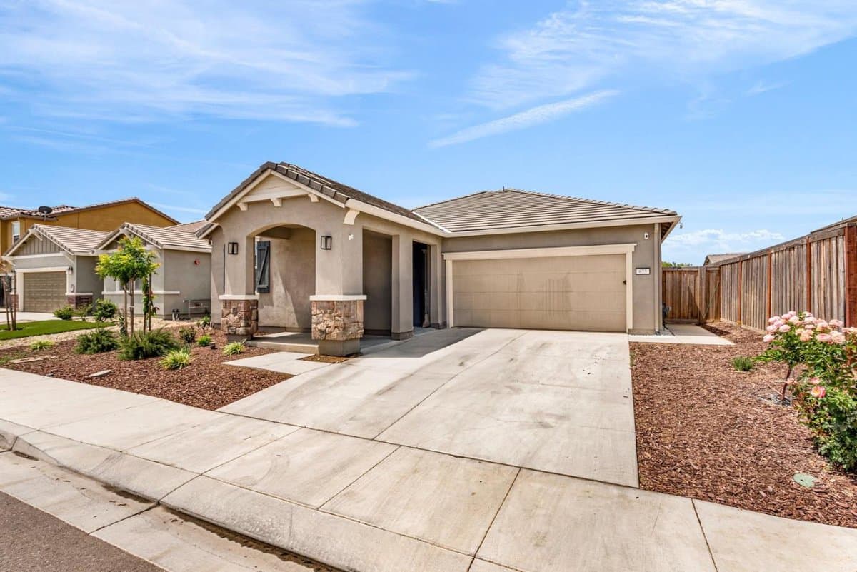 673 Dorset Drive - Photo 4