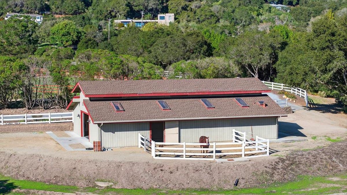 3485 Stable Lane - Photo 4