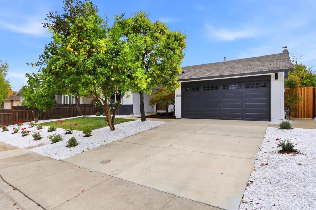 7522 Kingsbury Place - Photo 2