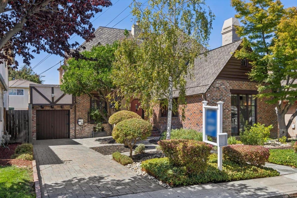 621 Hilmar Street - Photo 3