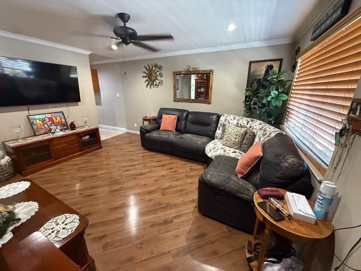 2440 Poplar Drive - Photo 4