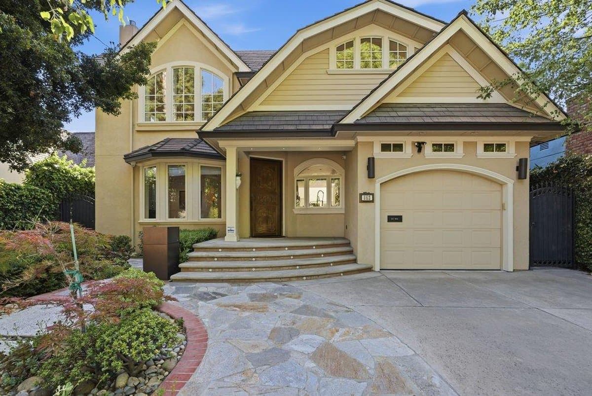 853 Riverside Drive - Photo 3