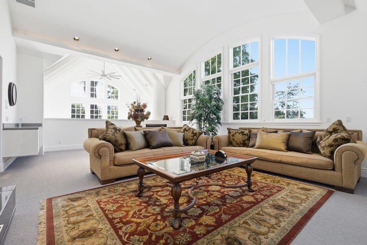 853 Riverside Drive - Photo 5
