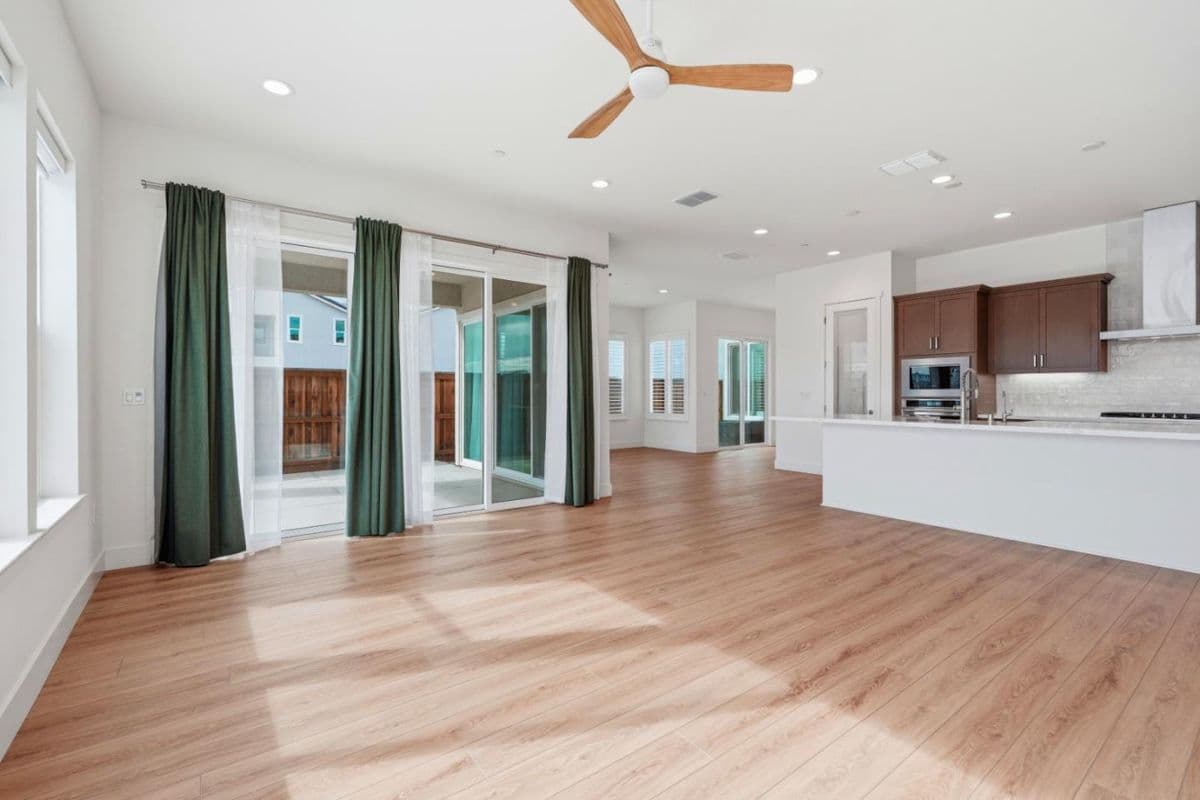 17439 Harbor View Avenue - Photo 4