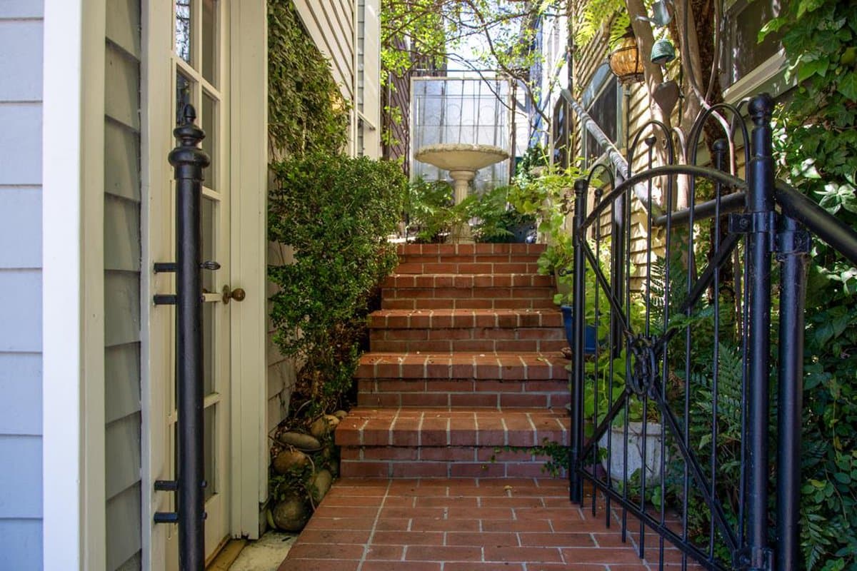 429 Capitola Avenue - Photo 2
