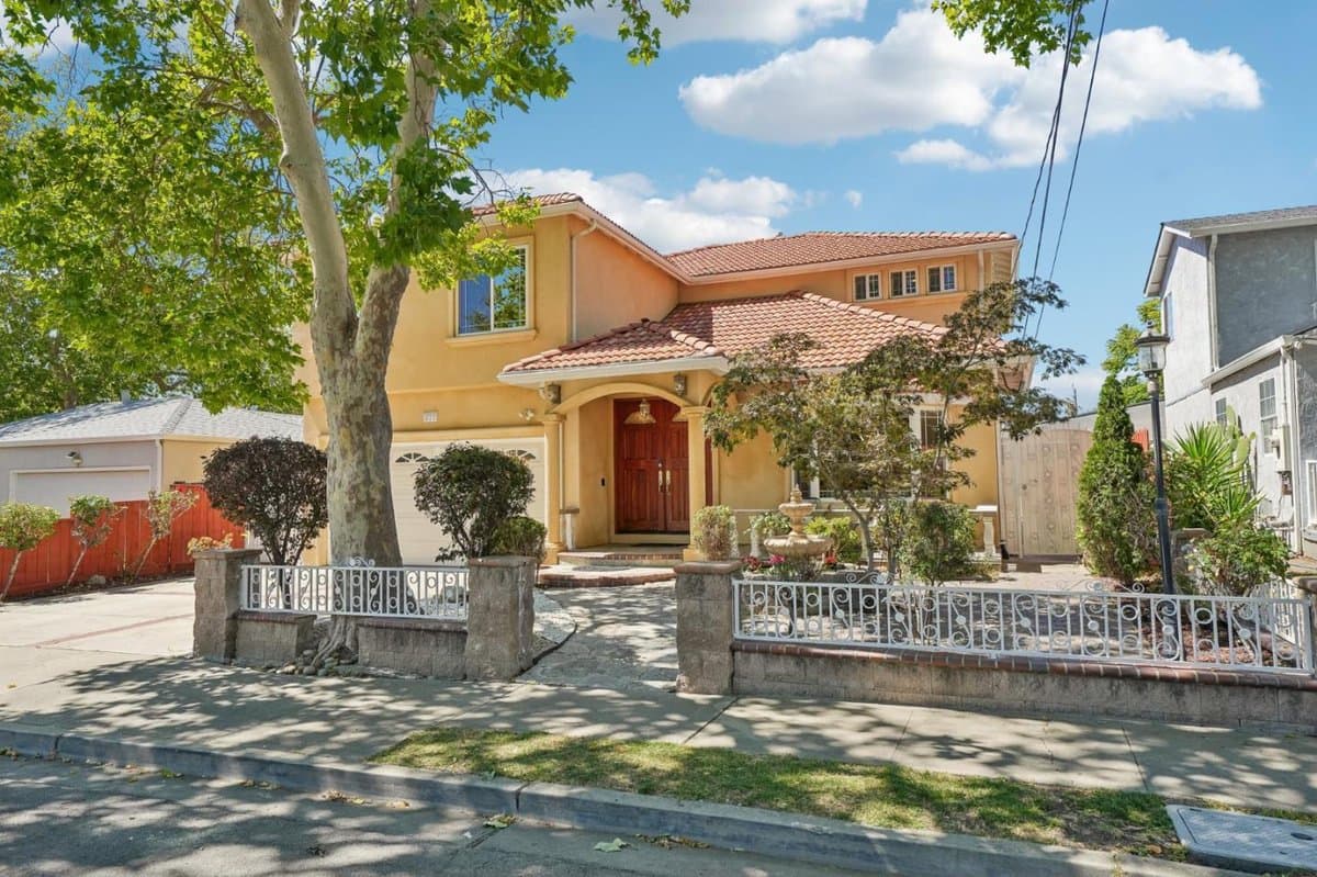 421 Escobar Street - Photo 2
