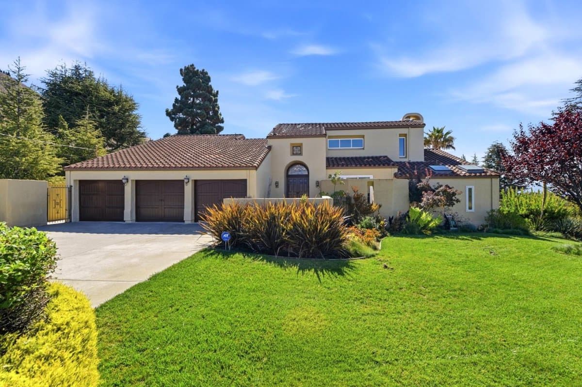 15800 Simoni Drive - Photo 1