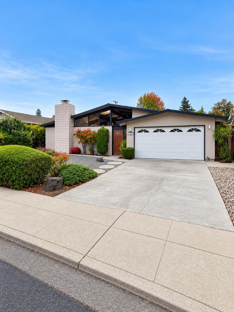 1207 Robbia Drive - Photo 2