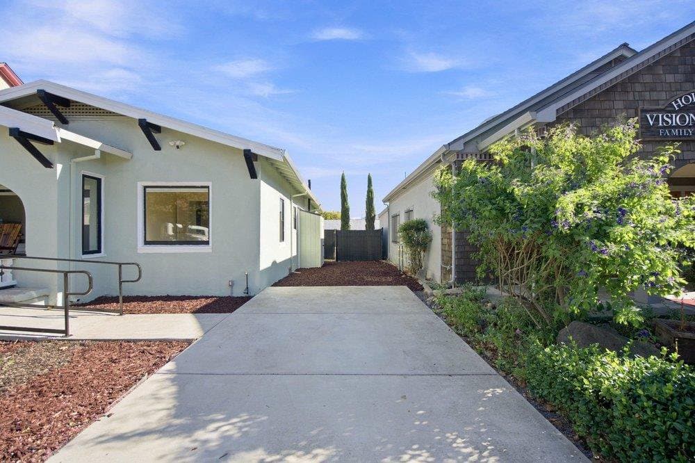 345 6th Street - Photo 4