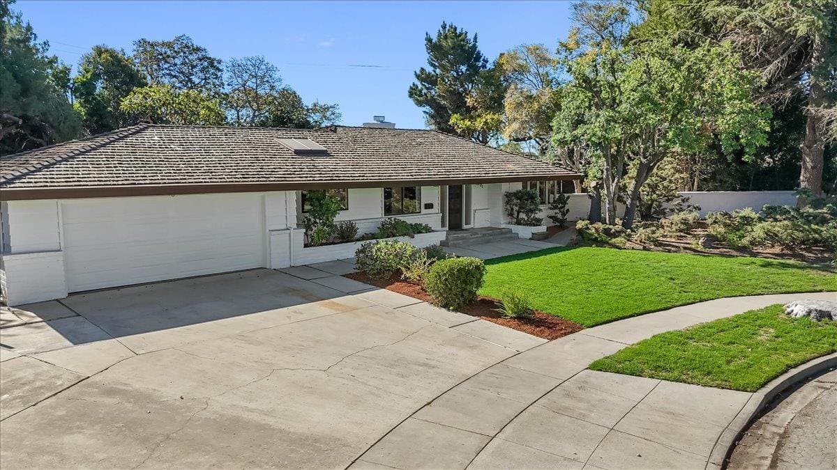 21 San Fernando Circle - Photo 1