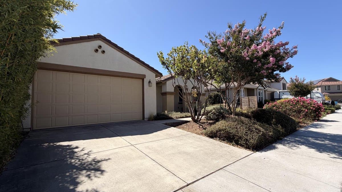 921 Verissimo Court - Photo 2